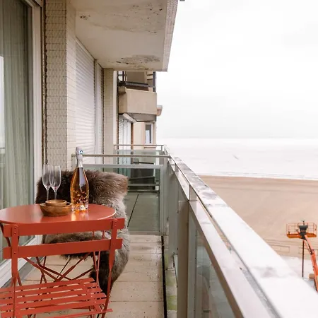 Huswell - Luxurious Two Bedroom With Lateral Seaview Apartment