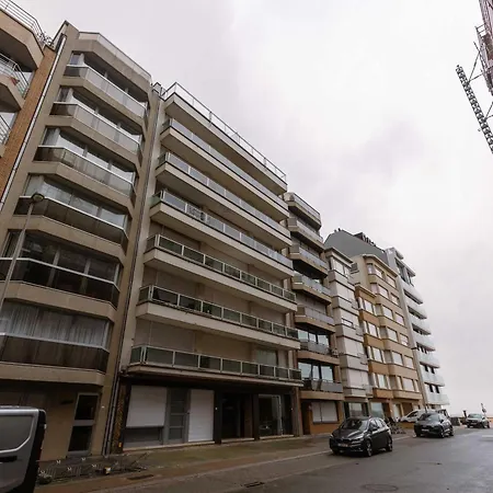Huswell - Luxurious Two Bedroom With Lateral Seaview Apartment