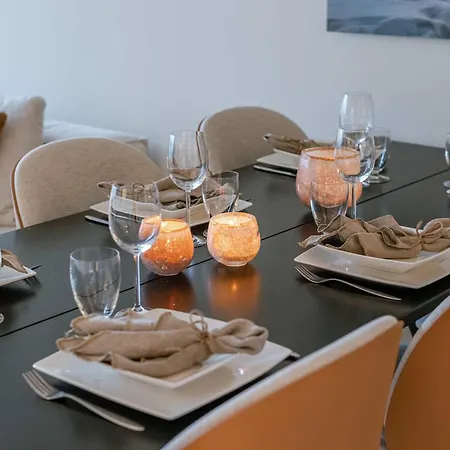 Apartment Huswell - Luxurious Two Bedroom With Lateral Seaview *